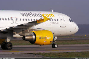 MXP-Vueling-Airlines-Airbus-A320-214-0006